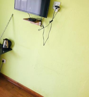 Glen Cowie House | Madzindwa Guest House