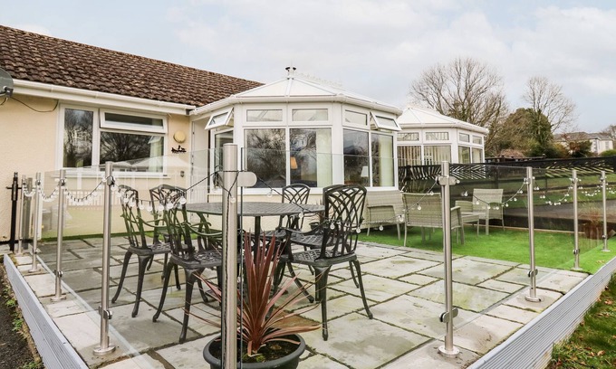 Ciliau-Aeron Cabin | MAES GLAS, pet friendly, with a garden in Ciliau Aeron
