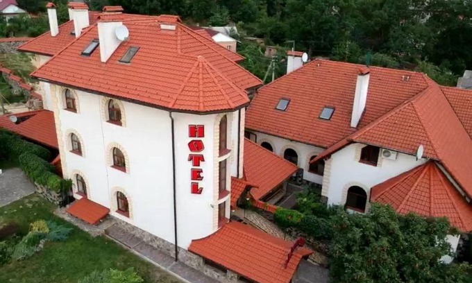 Ostroh Hotel | Maestro