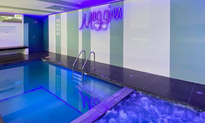 Horseshoe Bay Apartment | Maggies Beachfront Apt. 9