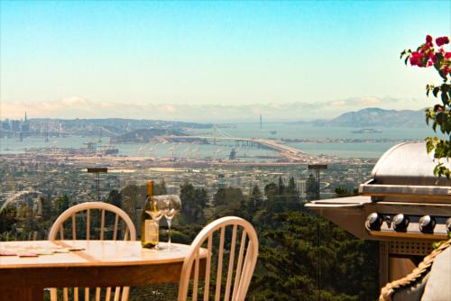 Piedmont Pines House | Magical Bay View in Oakland Hills
