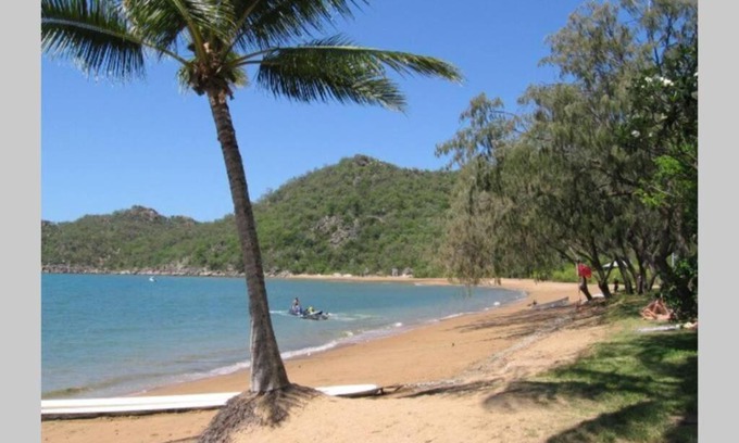 Nelly Bay Apartment | Magical Magnetic Island Studio