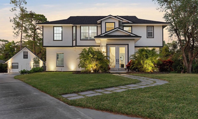 Naples House | Magical Naples Retreat – 5BR, Pool, Hot Tub & More!