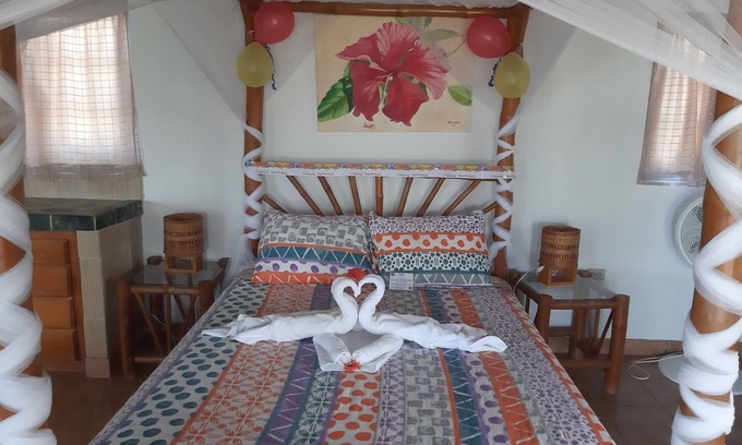 Robins Bay Cottage | Magical Romantic Getaway For 2, Lovers Paradise On Private White Sand Beach Cove