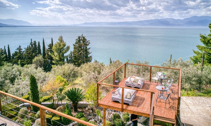 Kamena Vourla Apartment | Magical view studios Asproneri, Kamena Vourla
