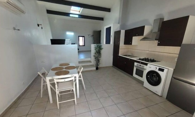 Saint-Mitre-les-Remparts Apartment | Magnifique T2 Lumineux Proche Commerces et Plage