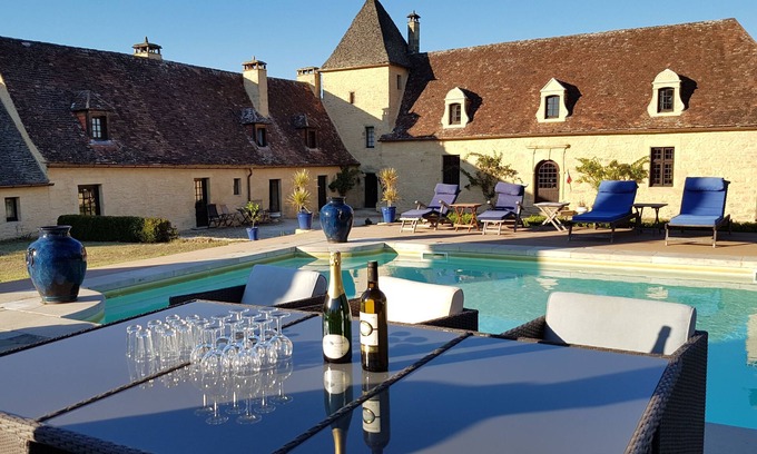 Sarlat-la-Caneda House | Magnificant Manor House With Heated Swimmingpool Just On the Outskirts of Sarlat
