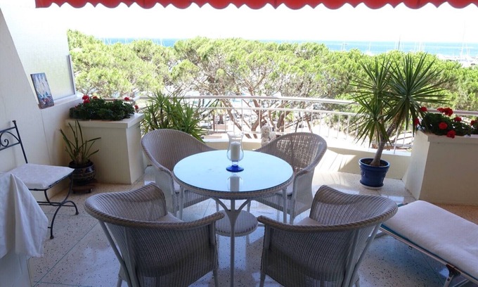 Mandelieu-la-Napoule Beach Apartment | MAGNIFICENT SEAFRONT Studio