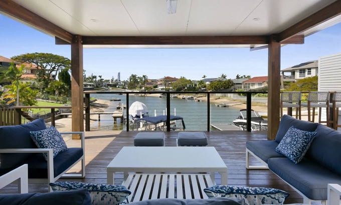 Benowa House | Magnificent 4-Bed Waterfront With Pool & Views