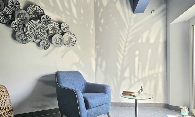 Royan Apartment | Magnificent apt, 6 pers, elevator Royan center, and beach on foot