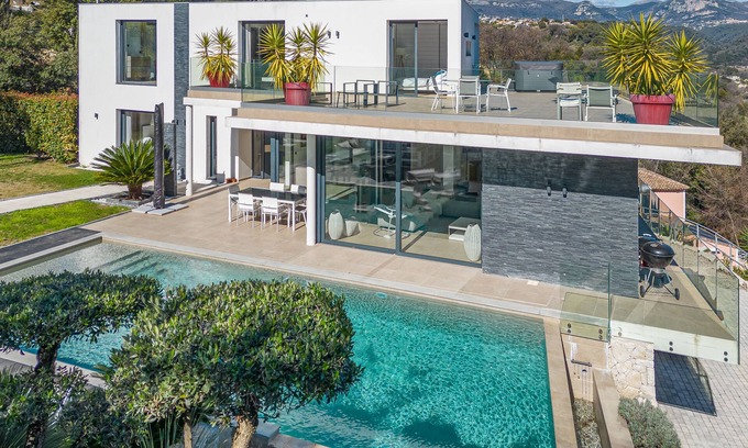 Cagnes-sur-Mer House | Magnificent contemporary villa on the heights of Cagnes!