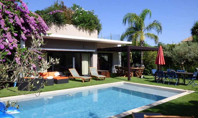 Perols Villa | MAGNIFICENT CONTEMPORARY VILLA 5 * 250M2, POOL, 6 BEDROOMS, 14 PERS, 2MN BEACH
