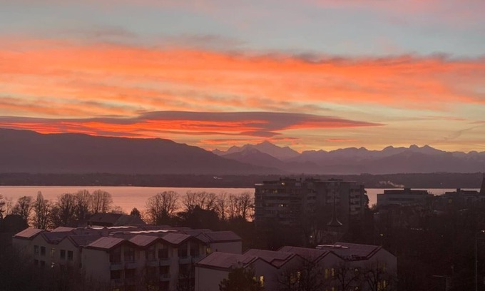 Versoix Apartment | Magnificent family apartment with Montblanc and Lake Leman views