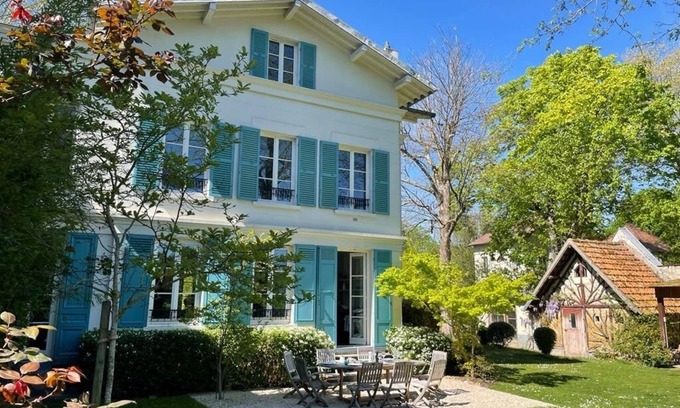 Le Vesinet House | Magnificent Le Vésinet villa ideally located (15mn from Paris)