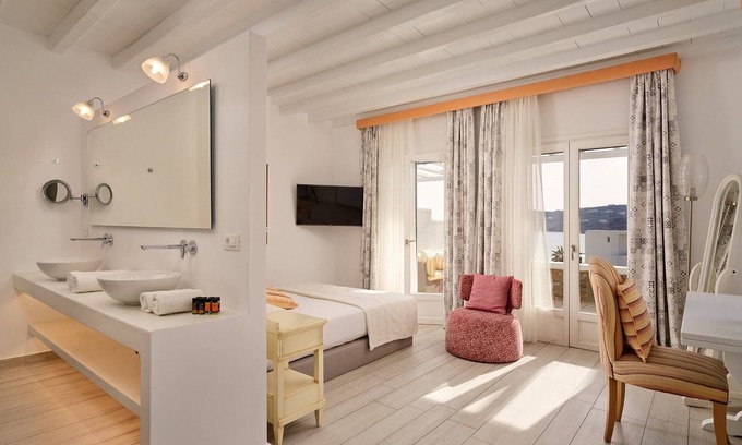 Elia Villa | Magnificent Mykonos Suite | Deluxe Suite with Private Pool and Sea View | Elia