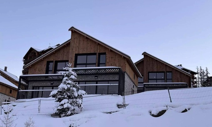 Risoul Apartment | Magnificent new luxury chalet with panoramic views at the start of the ski lift