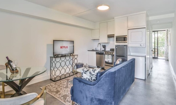 Virginia Highland Condo | Magnificent Pad In the Heart💕 of Midtown Atlanta