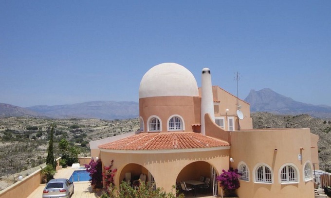 Coveta Fuma House | Magnificent property with great sea views near the beach