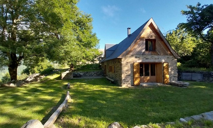 Loudervielle House | Magnificent renovated barn in the Louron valley