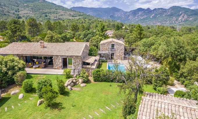 San-Gavino-di-Carbini Villa | MAGNIFICENT VILLA OF 380m2 for 14 people NEAR THE SEA AND RIVER