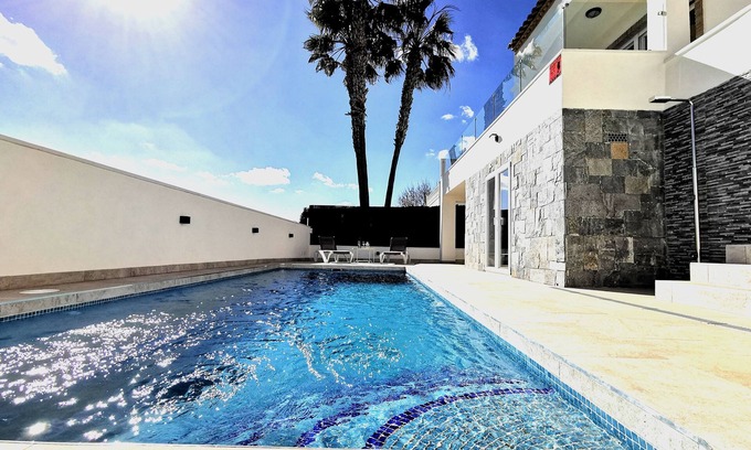 Orihuela Costa Villa | Magnificent villa in Orihuela Costa close to everything with heated pool*