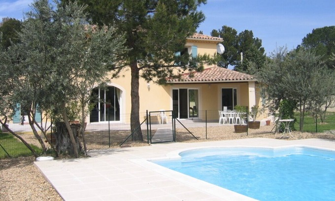 Sablet Villa | Magnificient and modern house. Nestled in the heart of Provence. 4 star rating.