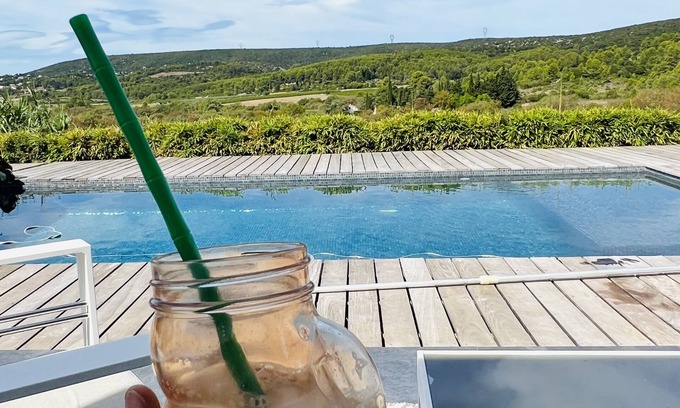 Saint-Gely-du-Fesc Villa | Magnifique Villa Avec Piscine Chauffée et vue sur les Vignes