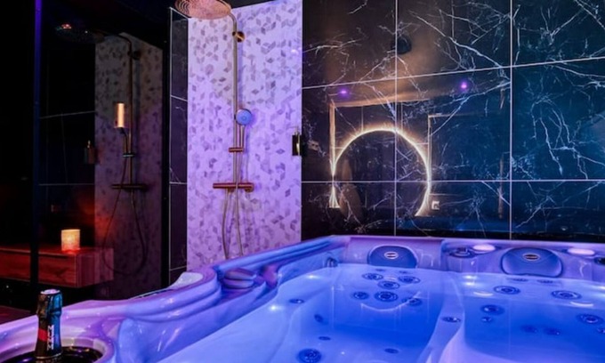 Saint-Cyr-l'Ecole House | Magnifique Villa Avec Jacuzzi à 15mn de Paris