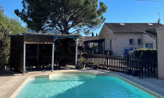 Robion Villa | Magnifique Villa Avec vue sur le Luberon