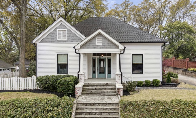 Covington House | Magnolia Cottage - in the heart of Mystic Falls & Covington Square!