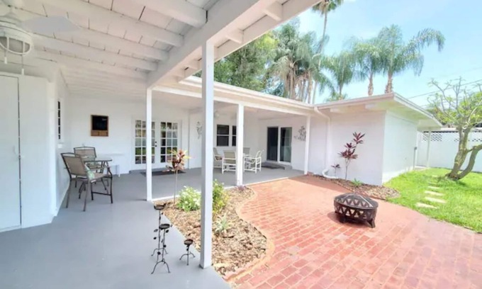 St. Petersburg - Clearwater House | Magnolia home in the heart of Saint Petersburg