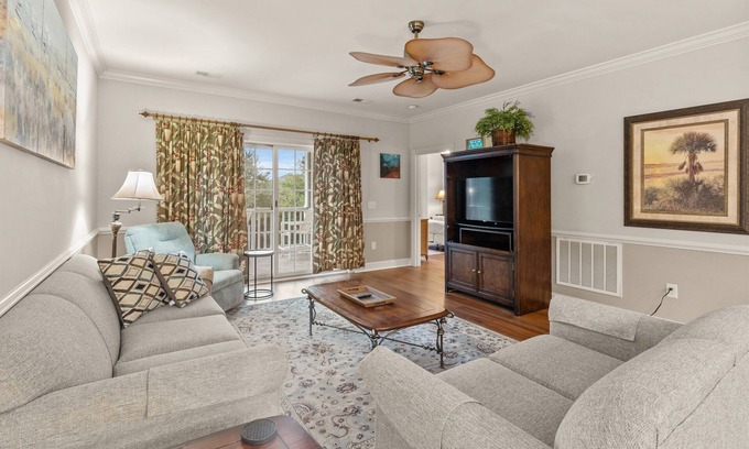 Central Myrtle Beach Condo | Magnolia Pointe 201 2nd floor w/elevator, pool