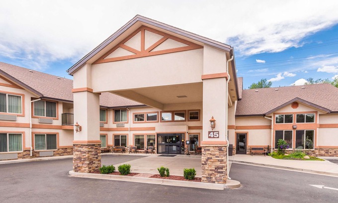 Manitou Springs Hotel | Magnuson Grand Pikes Peak
