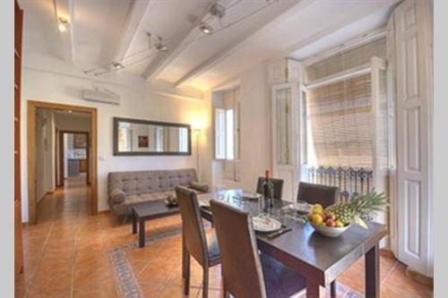La Roqueta Apartment | Main Central Station Apartment