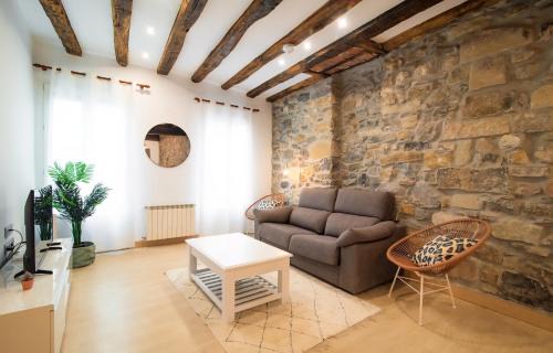 Old Town Apartment | Main Street Mayor-Nagusi with AC