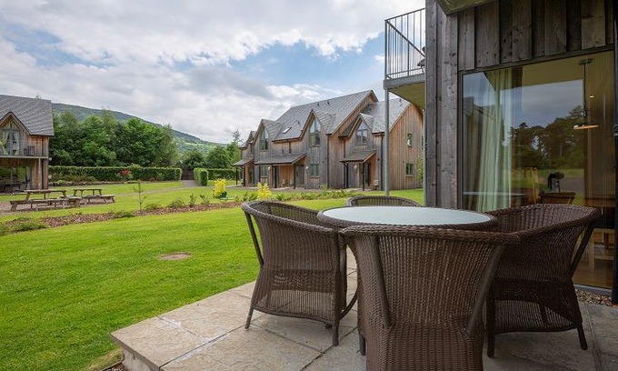 Kenmore Apartment | Mains of Taymouth, Kenmore ~ 5* 1 The Gallops - Downstairs property - sleeps 4 guests in 2 bedrooms