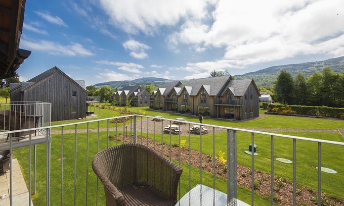 Kenmore Apartment | Mains of Taymouth, Kenmore ~ 5* 4 The Gallops - Upstairs property - sleeps 4 guests in 2 bedrooms