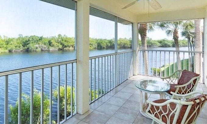 Hammock Bay Condo | Mainsail (2-Bedroom Condo) with Pool by RedAwning