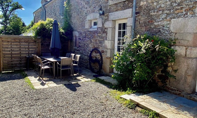 La Chapelle-Neuve House | Maison à la Campagne Avec Piscine - Clématites