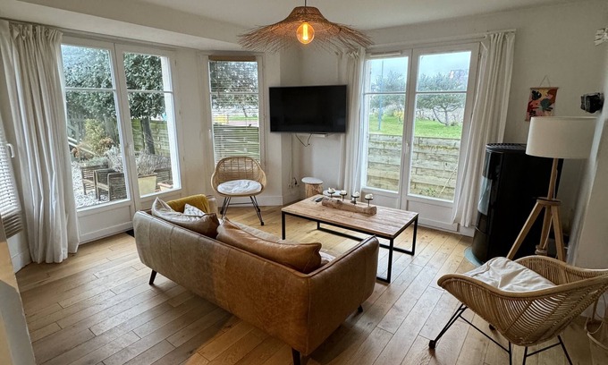 Dives-sur-Mer House | Maison à Port Guillaume 250 m de la Plage, Parking Privatif