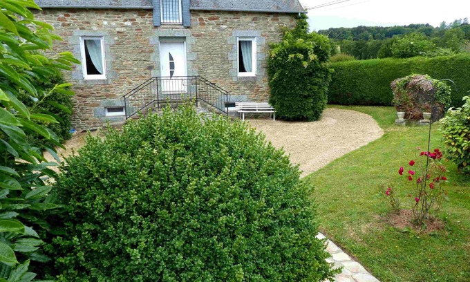 Plouguenast House | Maison 3 Chambres 6/7 Entre Terre et mer