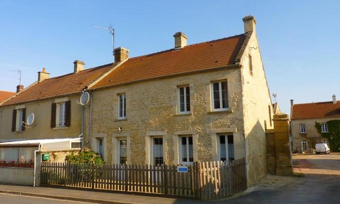 Beny-sur-Mer House | Maison ancienne entièrement rénovée pour 5 personnes