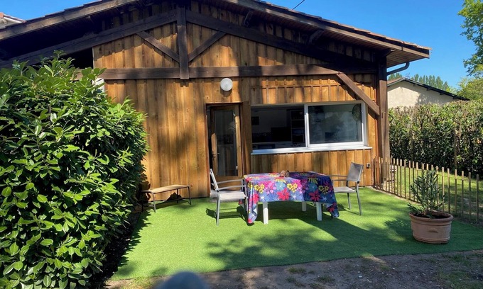 Saint-Morillon House | Maison Cabane - Gite D'ici et D'ailleurs 2-