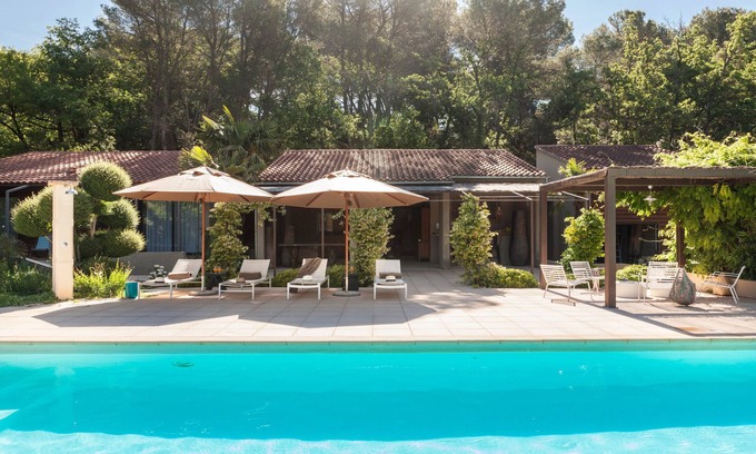 Pernes-les-Fontaines Villa | MAISON CAROLINE - LUXURY VILLA + HEATED POOL + CONCIERGE SERVICE