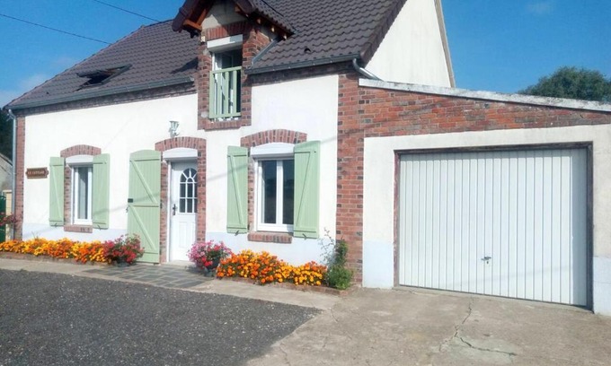 Bleneau House | Maison charmante à Bléneau avec jardin et équipements modernes