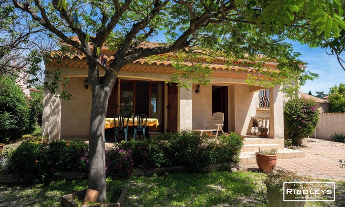 Vias House | Maison climatisée avec grand jardin ombragé