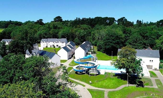 Audierne House | Maison cosy et charmante, avec piscine sur place