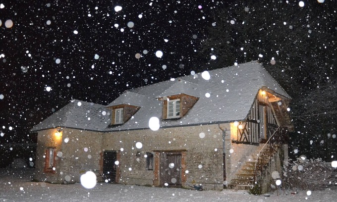 Saint-Jean-de-Livet House | Maison D'hôtes La Bihorée