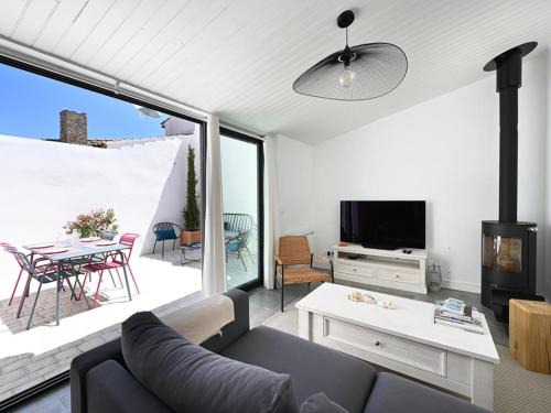 Les Portes-en-Re House | Maison de charme rénovée avec cour au centre du village - Les Portes-en-Ré - FR-1-434-98