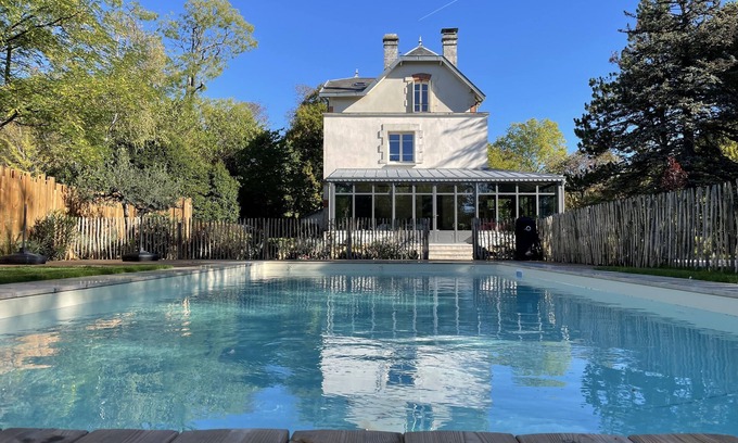 Saint-Georges-du-Bois House | Maison de maître with all comforts - Wooded park with heated swimming pool